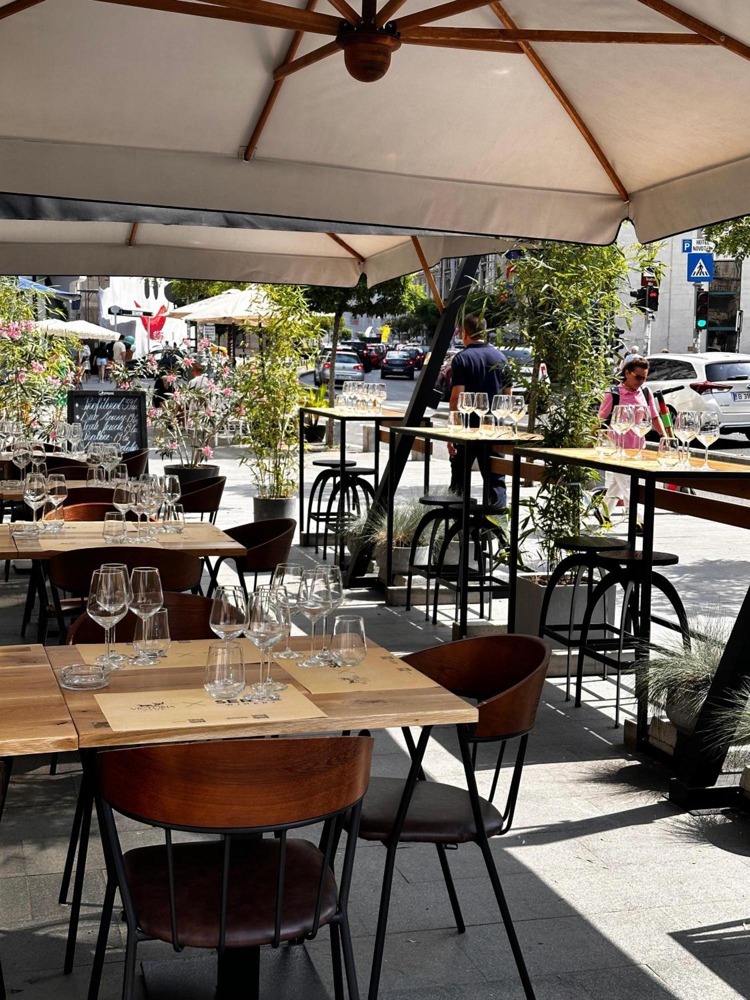 แกรนด์ โฮเต็ล คอนติเนนทัล Hotel บูคาเรสต์ ภายนอก รูปภาพ Restaurant in Athens
