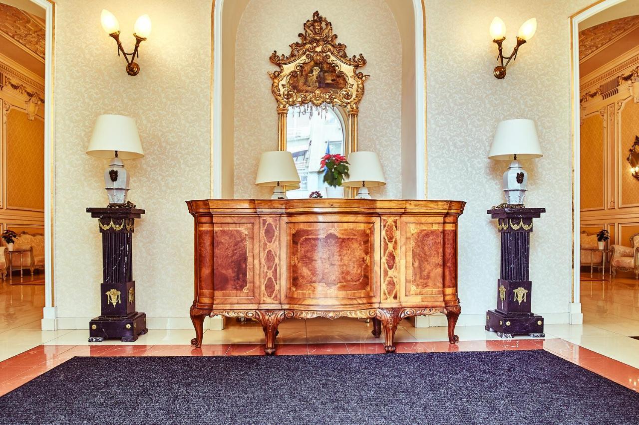 แกรนด์ โฮเต็ล คอนติเนนทัล Hotel บูคาเรสต์ ภายนอก รูปภาพ The interior of the hotel