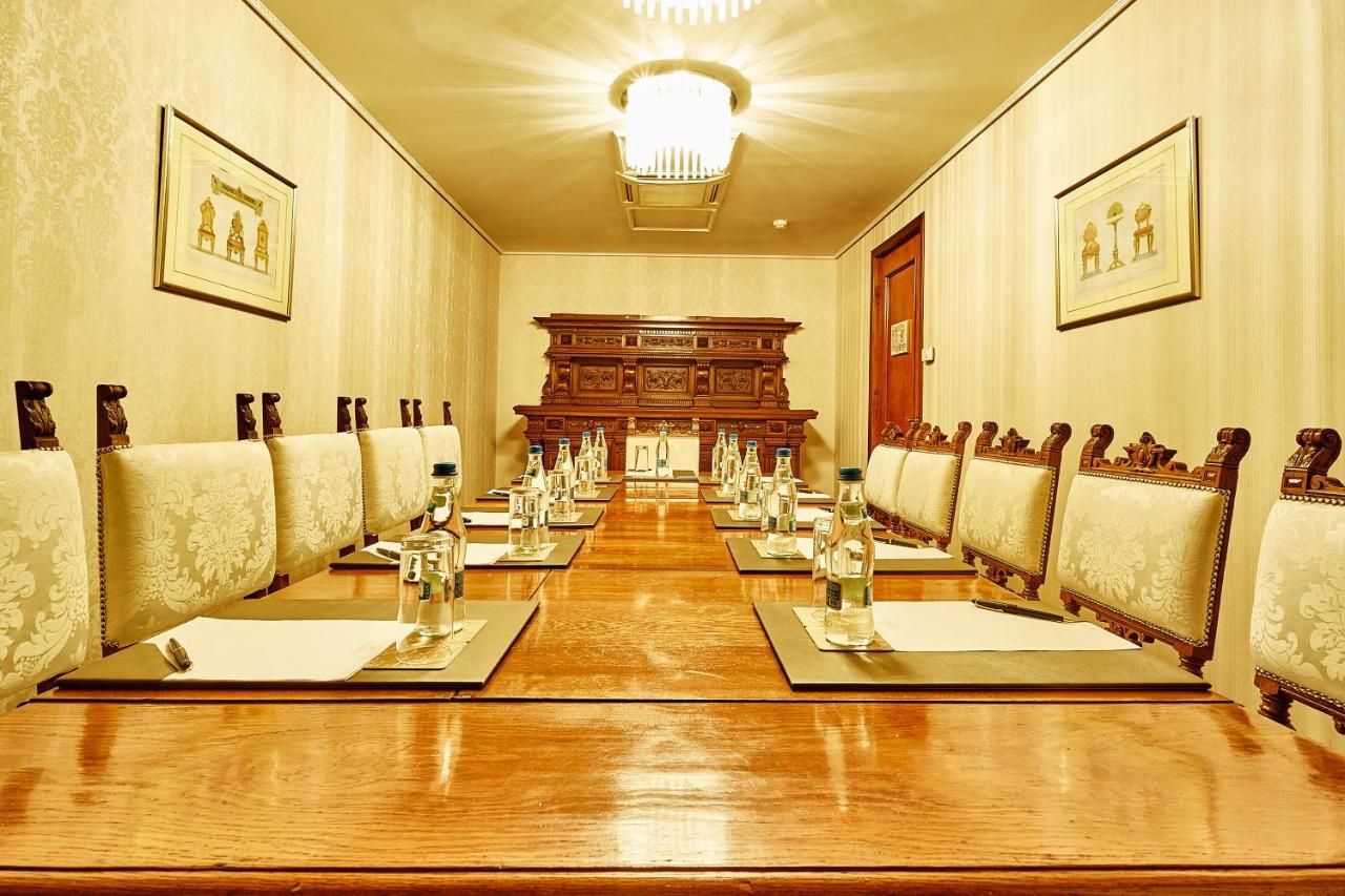 แกรนด์ โฮเต็ล คอนติเนนทัล Hotel บูคาเรสต์ ภายนอก รูปภาพ The meeting room of the National Assembly