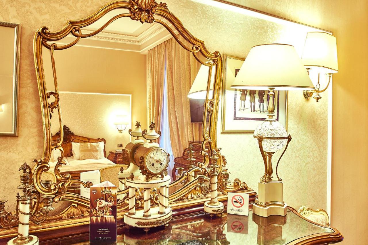 แกรนด์ โฮเต็ล คอนติเนนทัล Hotel บูคาเรสต์ ภายนอก รูปภาพ A dressing table